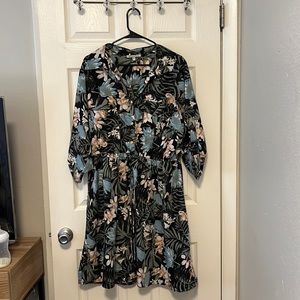 2x woman’s floral dress